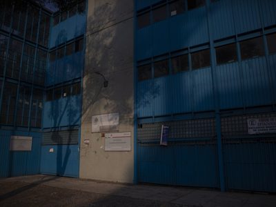 Secundaria de la CDMX retoma clases a distancia tras detectar un caso de covid en un alumno