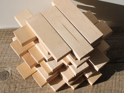Con pedazos de madera: así podés crear el estante más coqueto para colocar tus suculentas