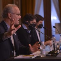 "Las primeras dosis de las vacunas llegarían para diciembre", según Daniel Gollán