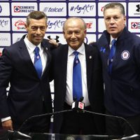 Presentan a Peláez en el Cruz Azul y al 'Gullit” lo regresan al Rangers "por indisciplinado"