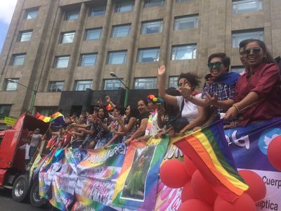 '¡Más tolerancia, menos resistencia!", claman en la #MarchaDelOrgulloLGBT41