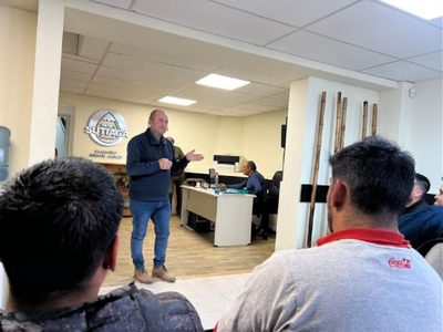 Pablo Todero se reunió con trabajadores del gremio de aguas gaseosas de Neuquén