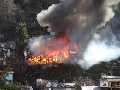 San Martín de los Andes: un brutal incendio provocó pérdidas totales