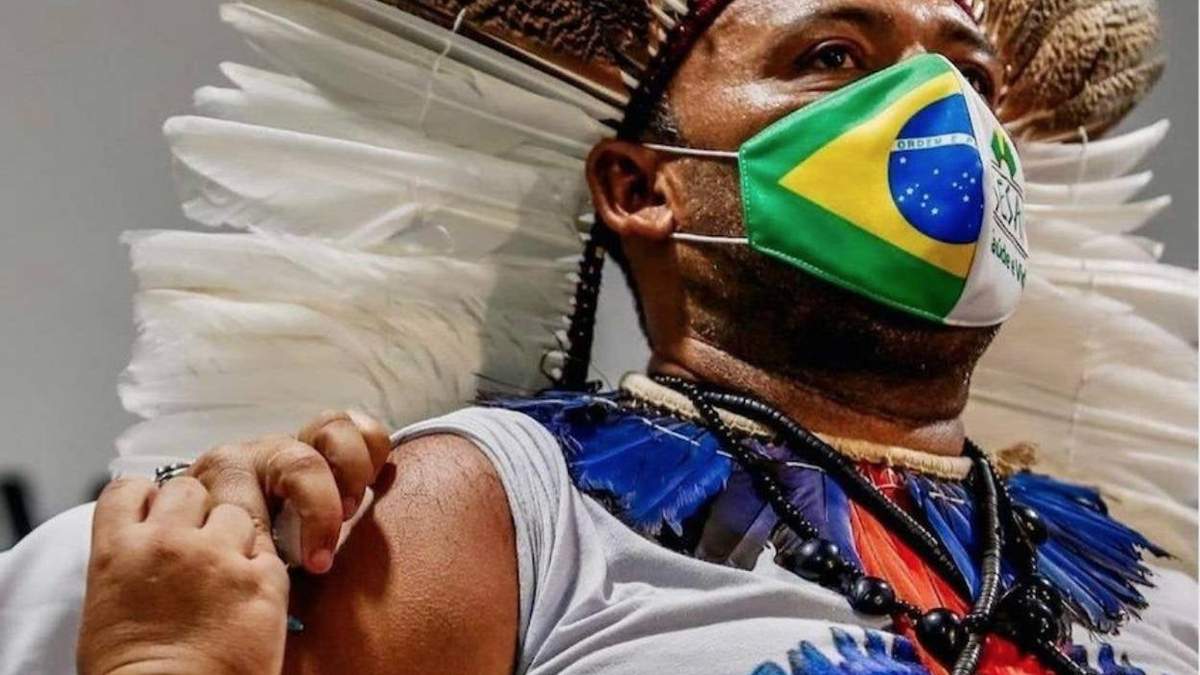 Aplicación de una vacuna en Brasil