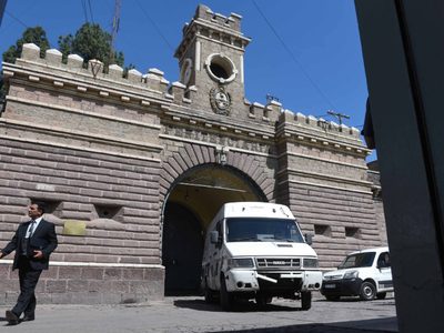 Explotó la oposición por la millonaria contratación de comida para presos