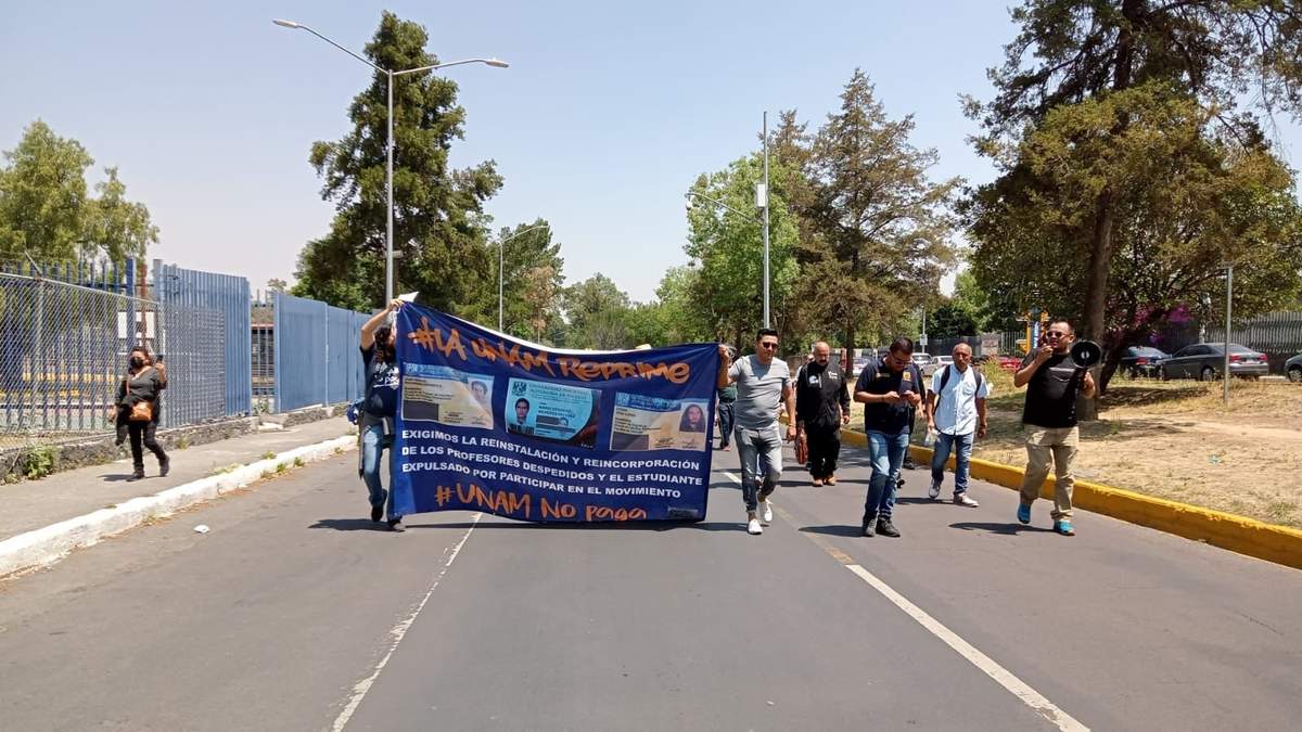 Académicos de la UNAM marchan en CU