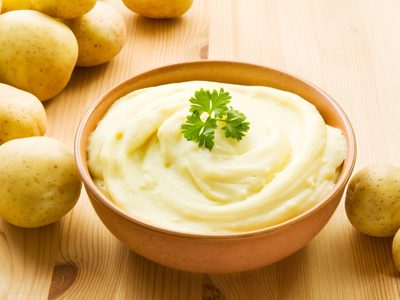 Ni leche ni manteca: el secreto para que el puré de papa te quede con una consistencia cremosa y gourmet