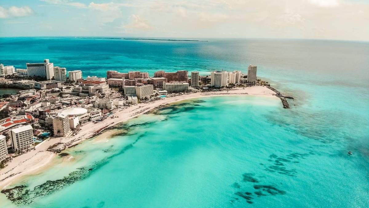 Pocos turistas, playas más limpias. Fuente: (Instagram)