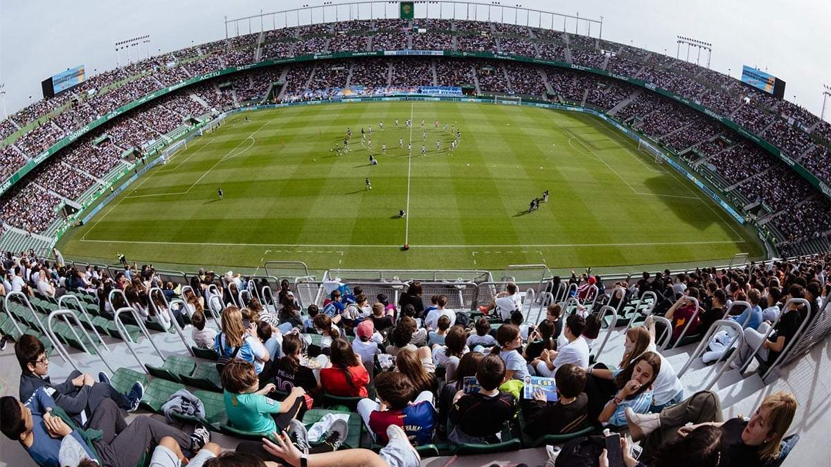 Se llenó el estadio para ver el entrenamiento de la Selección argentina.