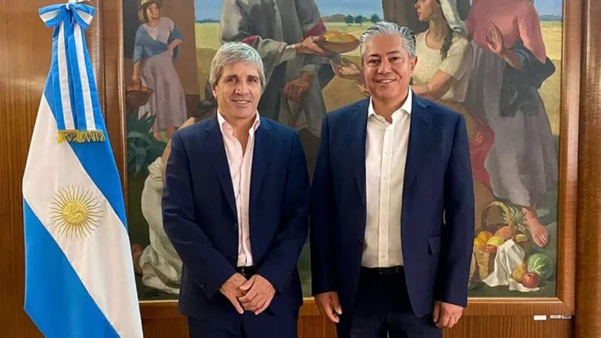 Rolando Figueroa y Luis Caputo. Fuente: (X)