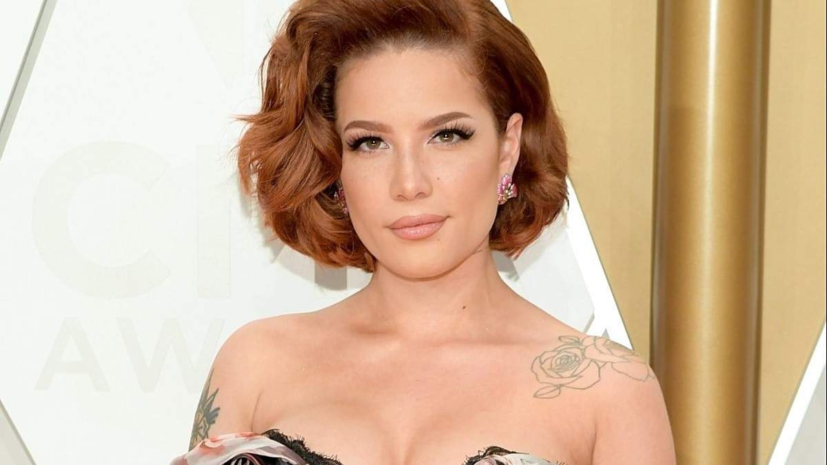 Halsey. Fuente: (Twitter)