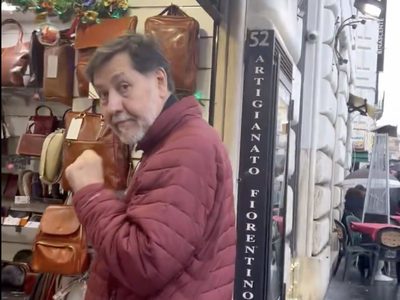 Descubren a Noroña frente a tienda de lujo en Roma; así reaccionó el senador morenista (Video)
