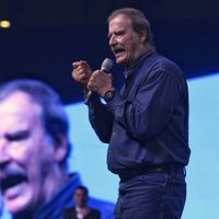 Vicente Fox pide no participar en consulta sobre expresidentes, la llama "farsa"