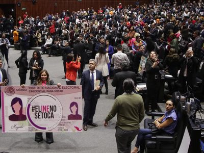 Juez da entrada al primer amparo contra el Plan B electoral de AMLO