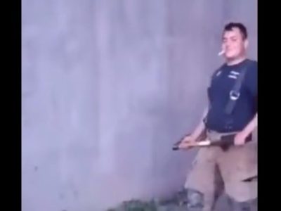 Videos exhiben a bomberos de Monclova que matan a perros golpeándolos con hachas en la cabeza
