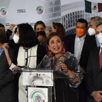 Xóchitl Gálvez insulta a López Gatell por criticar amparos para vacunar a menores contra covid-19