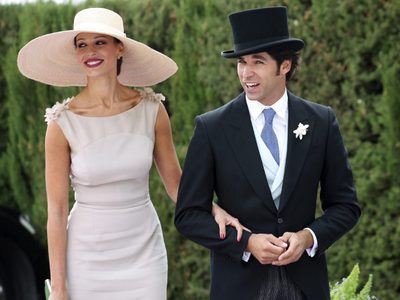 Cayetano Rivera y Eva González disfrutaron de una velada romántica para brindar por un buen motivo