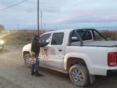 Un violento delincuente robó en una casa y huyó