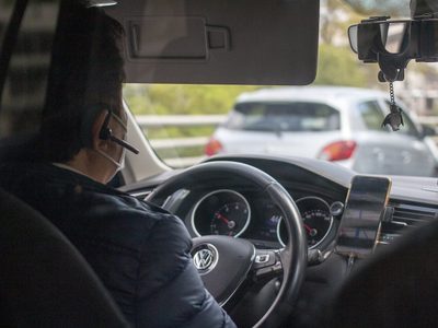 Semovi advierte: Alianza de Uber y la agrupación MX Taxi es ilegal