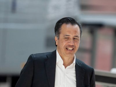 Megadesfalco en Salud de Veracruz: Cuitláhuac García, el remedio que salió peor que la enfermedad