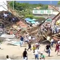 Al menos 500 heridos tras derrumbarse una grada en una plaza de toros en Colombia (Video)