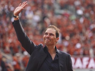 Entre lágrimas y agradecimientos, Rafael Nadal reacciona a su homenaje en Roland Garros
