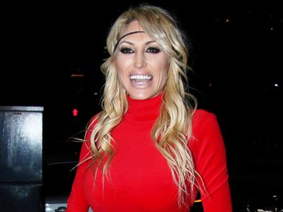 Variedad de modelos y colores: así es la colección de microbikinis de Vicky Xipolitakis