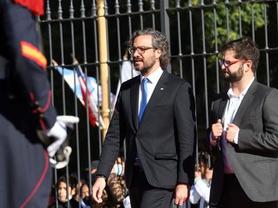 Santiago Cafiero y Gabriel Boric charlan sobre la necesidad de reforzar los vínculos