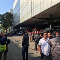 Bomberos de la CDMX bloquean Insurgentes en demanda de siete meses de pagos atrasados