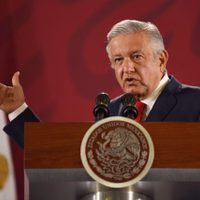 AMLO celebra que renuncia de Romero Deschamps haya sido sin violencia