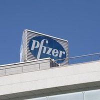 Pfizer reduce beneficios en un 77% durante el segundo trimestre