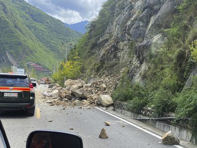 China sufrió un terremoto de magnitud 6,8: hay al menos una veintena de fallecidos