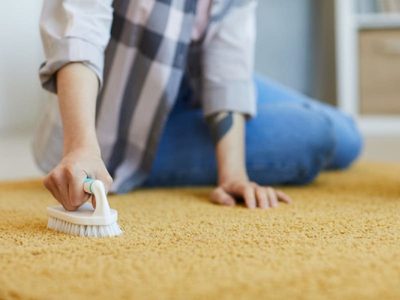 Con solo 1 ingrediente, el trucazo de la abuela para que tus alfombras queden suaves, limpias y perfumadas