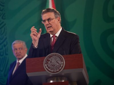 Se rescataron a 750 migrantes que estaban en manos del crimen organizado, según Ebrard