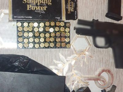 Demoraron a cinco hombres y tres mujeres por presuntas amenazas con arma de fuego e intentos de robo