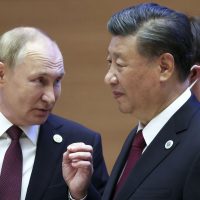 Orden de arresto de Putin eclipsa visita de Xi