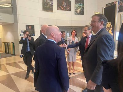 Ebrard comunica a EU el plan de México para evitar abusos del gobernador de Texas