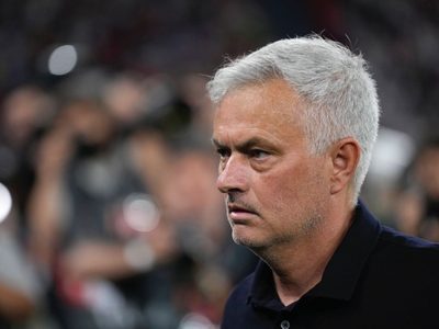 Mourinho recibe suspensión de 10 días en la Serie A por insultar a un árbitro