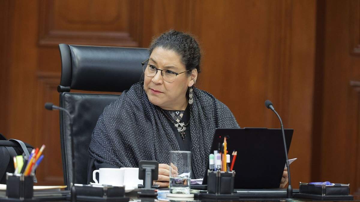 Lenia Batres