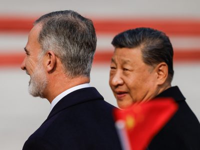 China y España firman acuerdos para fortalecer la cooperación durante visita del rey Felipe VI