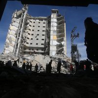 Al menos diez civiles muertos en un bombardeo israelí en el centro de Gaza