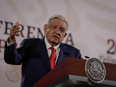 AMLO acusa a Maru Campos y César Duarte por intento de detención de Javier Corral