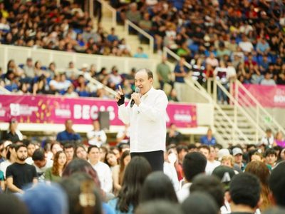 Gobernador Durazo lanza convocatoria “Sonora Internacional” para becas a estudiantes