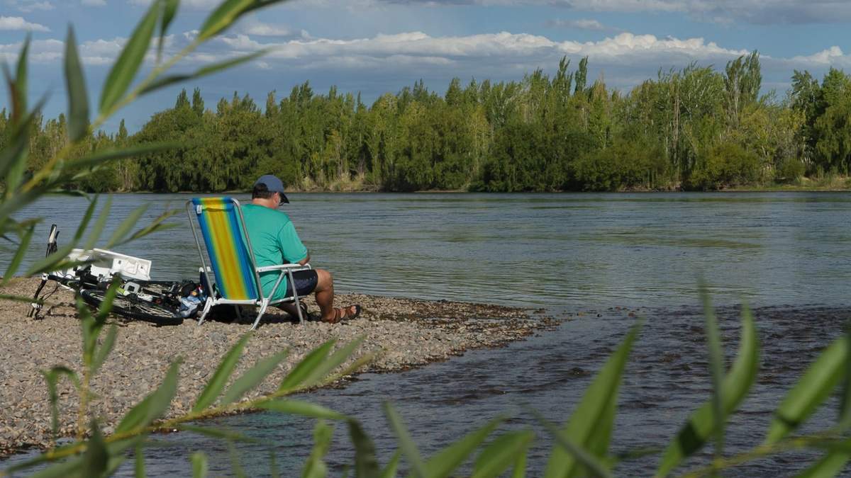 La costa del río Limay. Fuente: (Emiliano Ortiz)