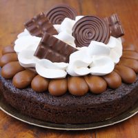 Brownie argento: una receta clásica con toque de dulce de leche y merengue