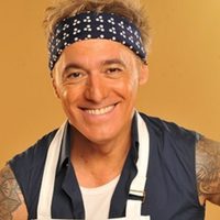 “No parece mi voz”: la desopilante historia que une a CAE con Wanda Nara y el mundo de la música