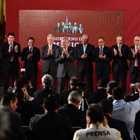 AMLO festeja acuerdo con empresarios y minimiza amparos de afectados por gasoductos