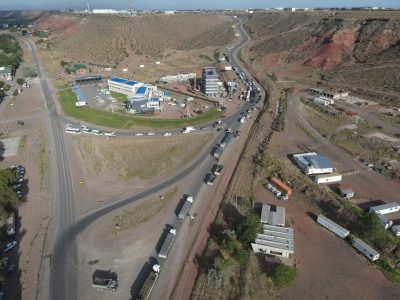 Vecinos de Añelo cortan la ruta 7 por falta de agua