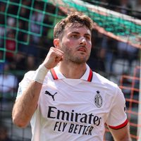 Santiago Gimenez anota gol en la victoria del Milan 2-0 contra el Venezia (Video)
