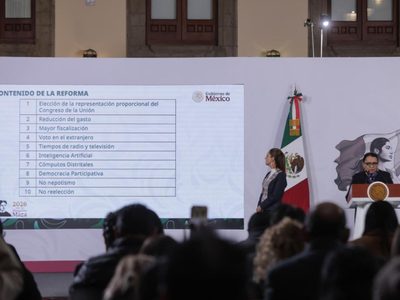 Sheinbaum presenta iniciativa de reforma electoral con 10 puntos clave; el fuero no se toca